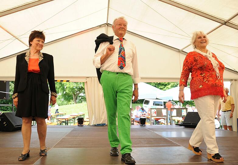 Senioren-Modenschau beim Jubiläumsfest in Berg am Laim.