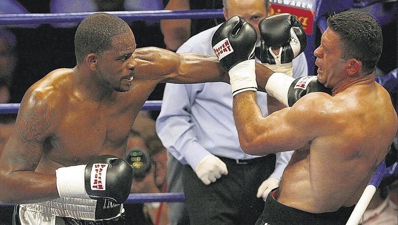 „Ich bin wie ein Betrunkener durch den Ring getorkelt“: Luan Krasniqi (r.) über seine Pleite gegen Tony Thompson. „Ich bin wie ein Betrunkener durch den Ring getorkelt“: Luan Krasniqi (r.) über seine Pleite gegen Tony Thompson.