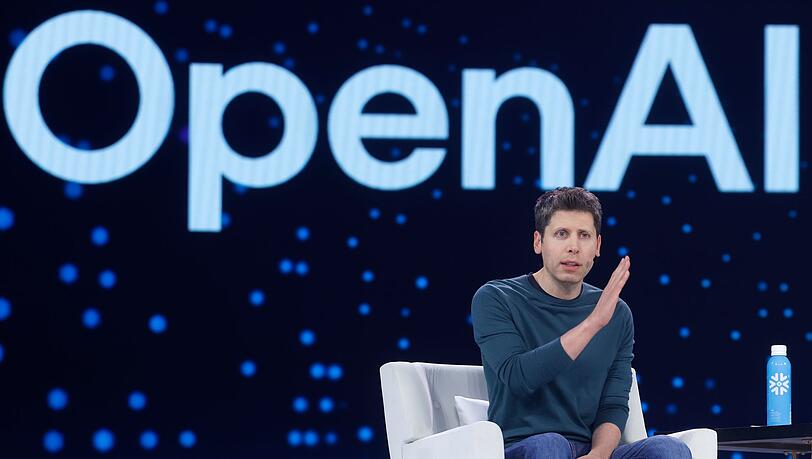 Sam Altman ist davon überzeugt, dass KI mehr Gutes als Schlechtes bewirken wird - und dafür Risiken in Kauf genommen werden müssen. Sam Altman ist davon überzeugt, dass KI mehr Gutes als Schlechtes bewirken wird - und dafür Risiken in Kauf genommen werden müssen.