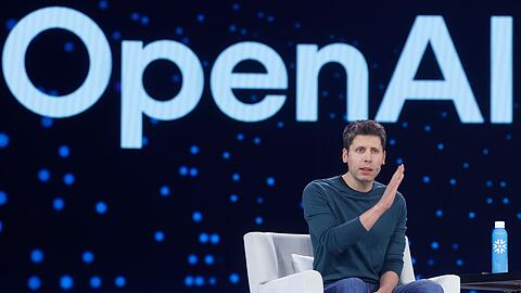 Sam Altman ist davon &uuml;berzeugt, dass KI mehr Gutes als Schlechtes bewirken wird - und daf&uuml;r Risiken in Kauf genommen werden m&uuml;ssen.