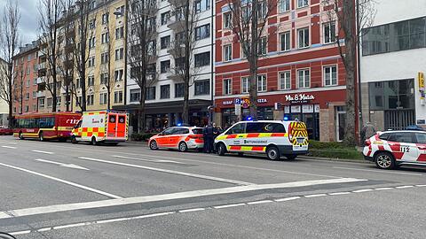 Zahlreiche Einsatzkräfte waren zum Goetheplatz ausgerückt.