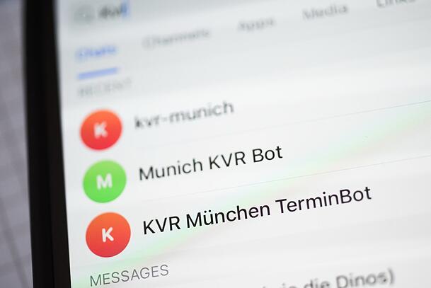 In Telegram-Gruppen werden aktuell frei gewordene Termine sofort gemeldet.