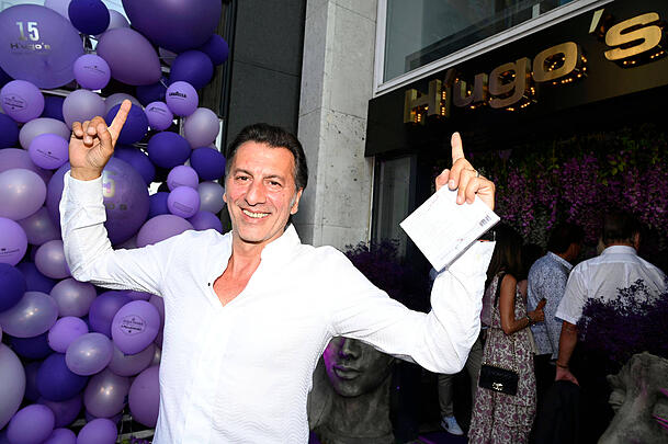 Ugo Crocamo hat mit seinem "H'ugo's" ein wahres Erfolgskonzept gelandet. Beliebt sind die Läden des Star-Gastronoms nicht nur bei der Münchner High Society, sondern auch bei zahlreichen Bayern-Kickern.