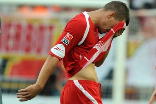 Fußballer der traurigen Gestalt: Kölns Nationalstürmer Lukas Podolski.