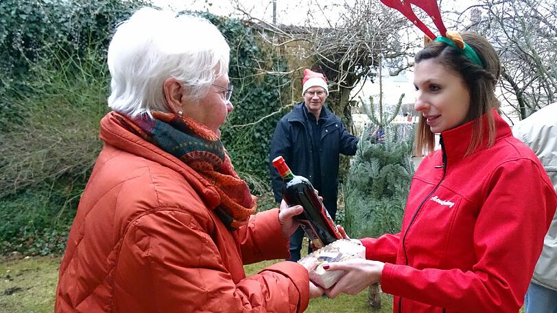 Die große Christbaumverlosung der Abendzeitung war ein voller Erfolg! Wir zeigen Ihnen die schönsten Fotos unserer Aktion 'AZ schmückt...'.