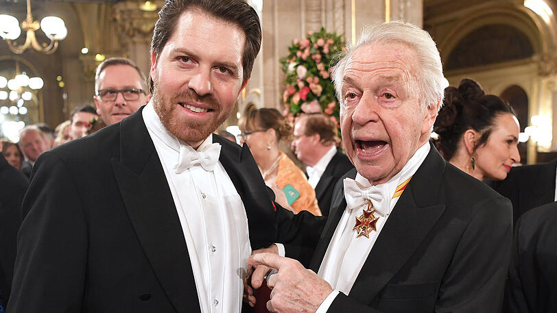 Daniel Serafin (l) und Harald Serafin kommen zum Wiener Opernball.