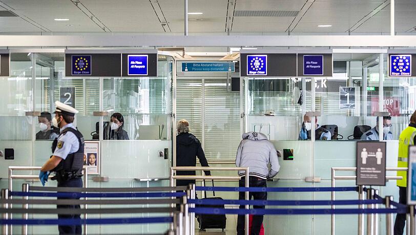 Blick auf den Sicherheitsbereich im Flughafen München. (Archivbild)