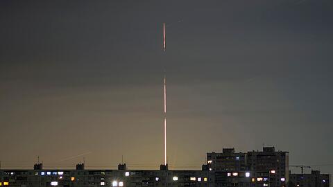 In der Nacht gab es in mehreren Regionen der Ukraine russische Raketeneinschläge.