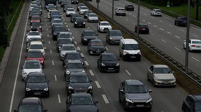 Autos auf dem Mittleren Ring
