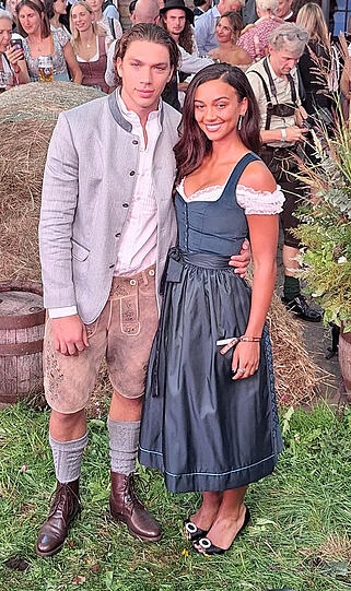 Elias Becker mit Freundin Yasmine Dahlberg