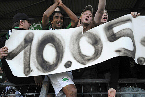 Auch die Fürther Fans freuen sich mit Top-Torjäger Sami Allagui auf den 10. Mai.