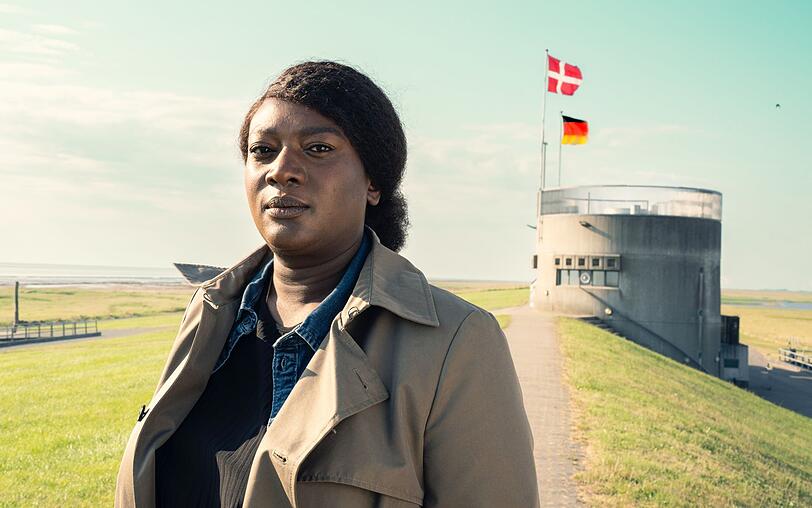 Zum ersten Mal ermittelte Thelma Buabeng im September 2024 in "Die Polizistin und die Sprache des Todes" als Gloria Acheampong. Zum ersten Mal ermittelte Thelma Buabeng im September 2024 in "Die Polizistin und die Sprache des Todes" als Gloria Acheampong.