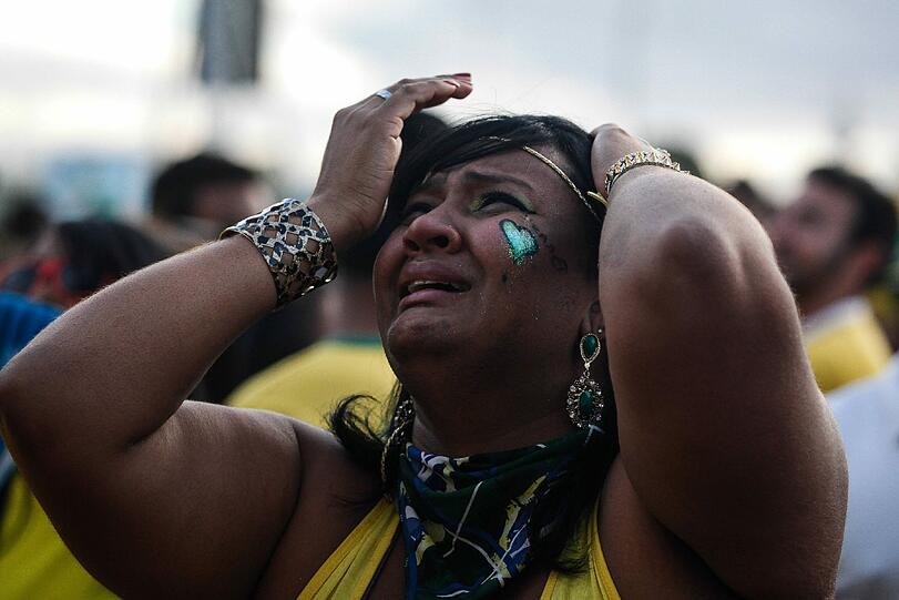 Bilder: so trauern die brasilianischen Fans.