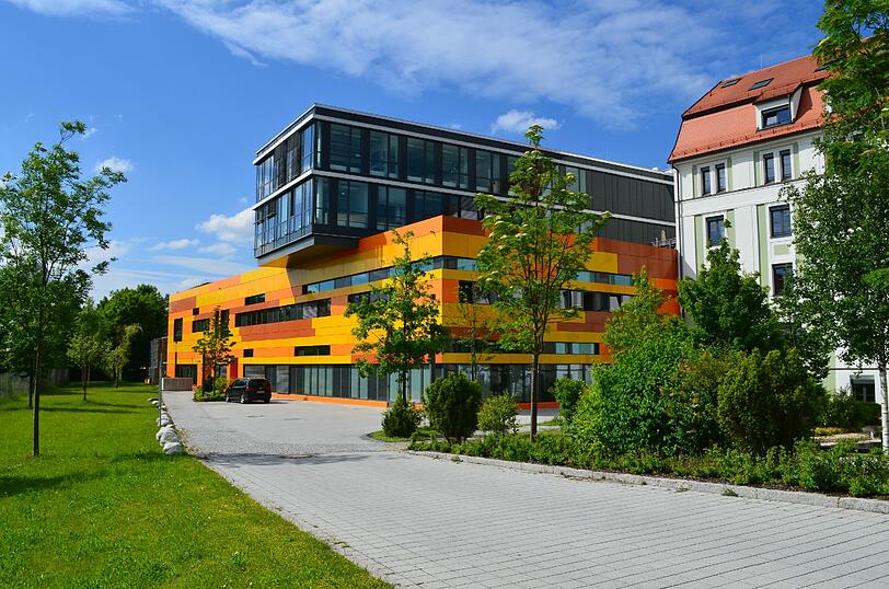Knallbunte Fassaden in München: Nicht jedem gefällt's. Ein paar Beispiele...
