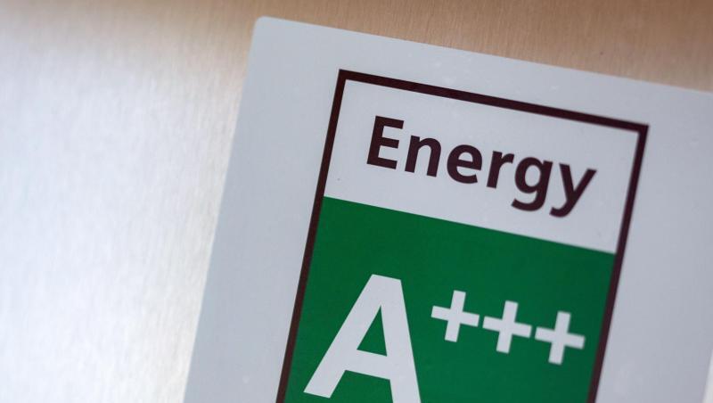 Energieeffizienz bedeutet, dass derselbe Nutzen mit weniger Ausgangsenergie erreicht wird. Ein Weg sind sparsame Geräte und eine bessere Dämmung von Gebäuden. Energieeffizienz bedeutet, dass derselbe Nutzen mit weniger Ausgangsenergie erreicht wird. Ein Weg sind sparsame Geräte und eine bessere Dämmung von Gebäuden.