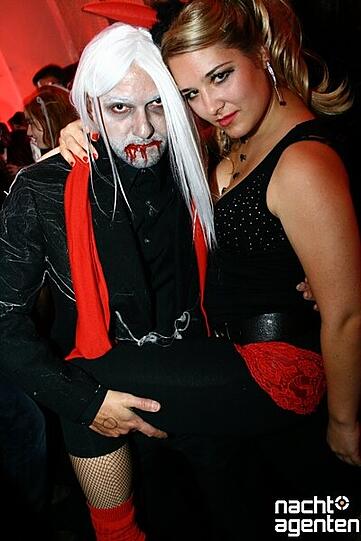 Rococo Halloween Clubbing am 29. Oktober 2011 im 8 seasons. Noch mehr Fotos gibt es unter www.nachtagenten.de.