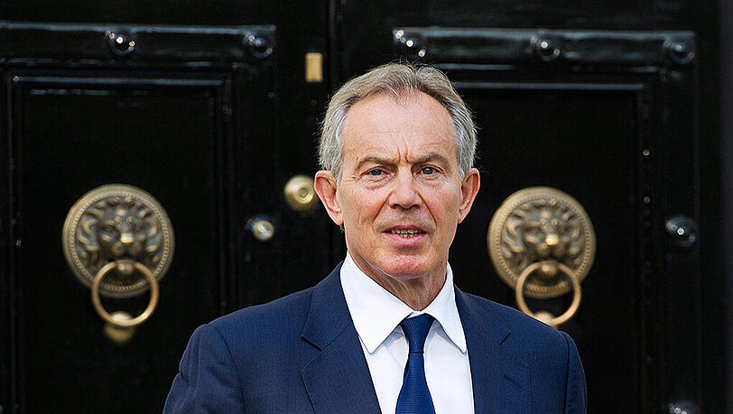 Tony Blair fürchtet eine Unterwanderung seiner Partei durch extreme Linke. Tony Blair fürchtet eine Unterwanderung seiner Partei durch extreme Linke.