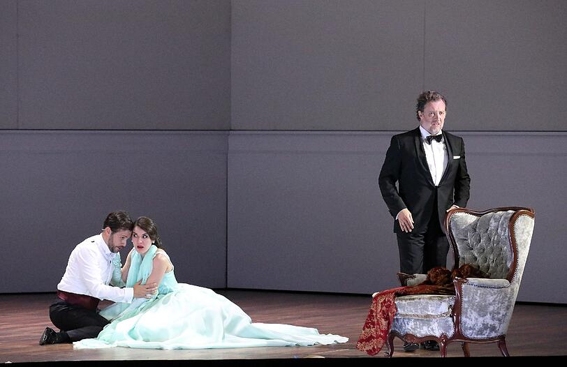 Alex Esposito (Figaro), Olag Kulchynska (Susanna) und Christian Gerhaher (Graf).