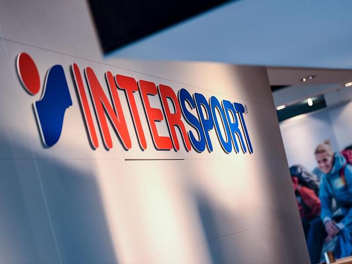 Ein schwaches Wintersportgeschäft hat vielen Intersport-Händlern im vergangenen Jahr das Leben schwer gemacht.