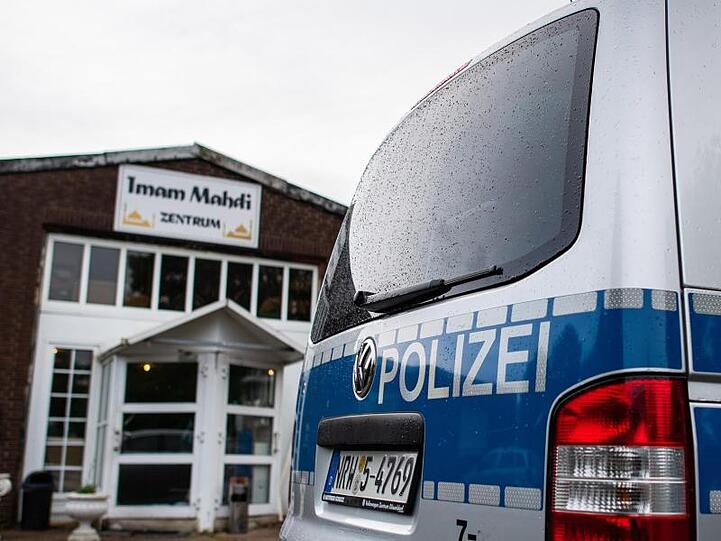 Auch in Münster war die Polizei im Einsatz - im Imam Mahdi Zentrum. Die schiitische Islamisten-Vereinigung muss ihre Aktivitäten in Deutschland nun einstellen.
