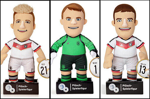 Süß: Die DFB-Stars zum Kuscheln! Klicken Sie sich durch unsere Bildergalerie und sehen Sie, welchen Kicker es noch im Mini-Format gibt...