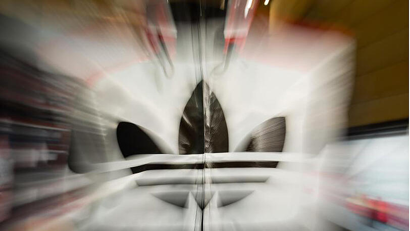 Adidas plant einen massiven Ausbau des Onlinehandels.