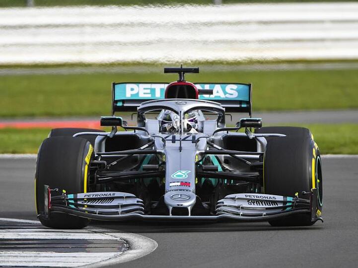 Auch Weltmeister Lewis Hamilton drehte in Silverstone ein paar Runden im neuen Mercedes W11.