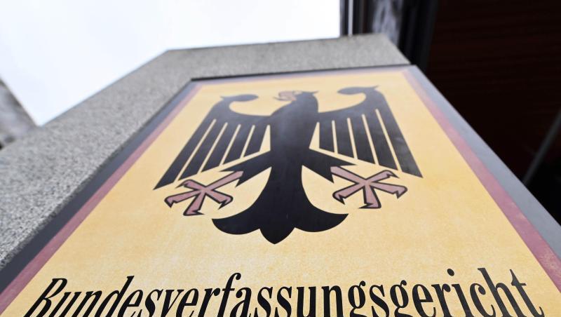 Ein Schild mit dem Schriftzug "Bundesverfassungsgericht". Foto: Uli Deck/dpa/Archivbild Ein Schild mit dem Schriftzug "Bundesverfassungsgericht". Foto: Uli Deck/dpa/Archivbild