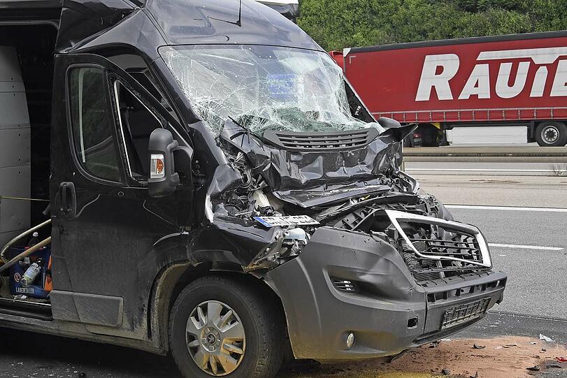 Nach dem Unfall bildete sich ein kilometerlanger Rückstau.