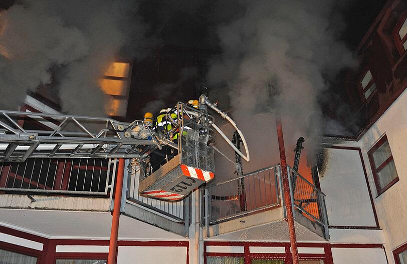 Einsatz der Feuerwehr in der Gollierstraße: In einem Heim für minderjährige Flüchtlinge hat es in München gebrannt.