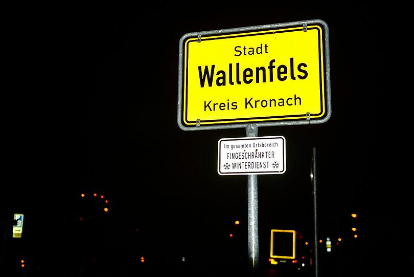 Abendlicher Einsatz im oberfränkischen Wallenfels. In einem Haus sind Überreste von toten Säuglingen gefunden worden.