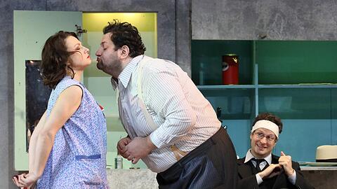 Irina Lungu, Misha Kiria und Nikolay Borchev in "Il turco in Italia".
