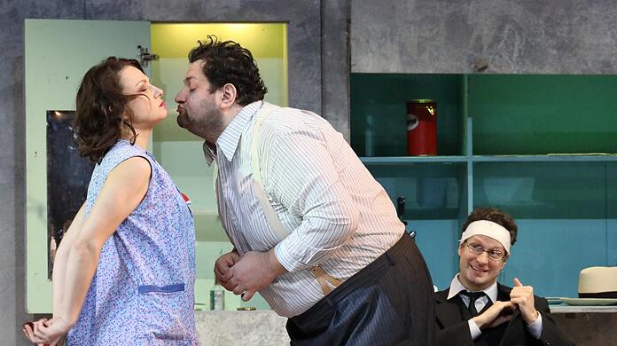 Irina Lungu, Misha Kiria und Nikolay Borchev in "Il turco in Italia".