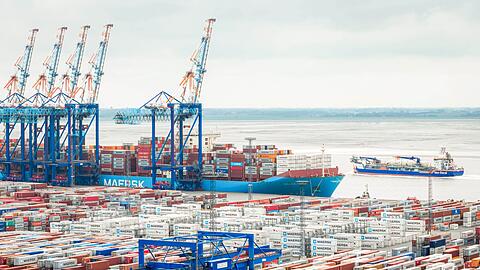 Durch den Iran-Konflikt steigen Charter- und Frachtraten in der Schifffahrt. (Archivbild)