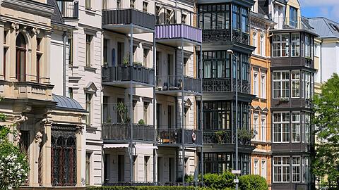 Auch in Deutschland werden viele Wohnung &uuml;ber Plattformen wie etwa Airbnb kurzzeitig vermietet. (Symbolbild)