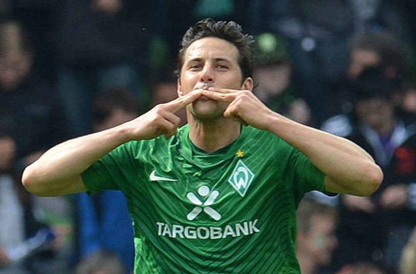 Claudio Pizarro soll in der kommenden Saison wieder für den FC Bayern jubeln.