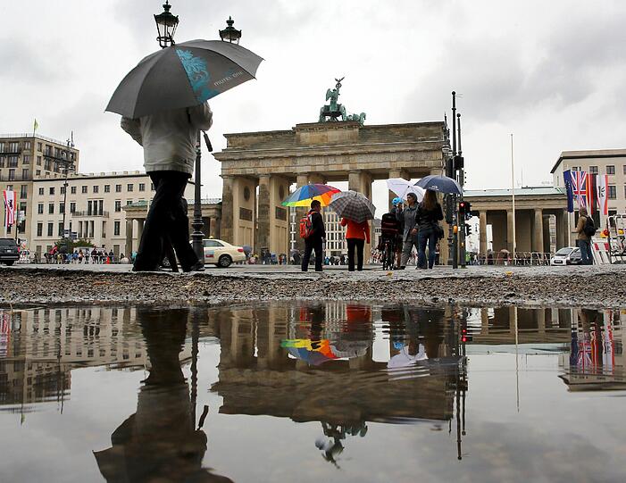 Berlin wartet gespannt auf die Ankunft von Queen Elizabeth II. Die Bilder.