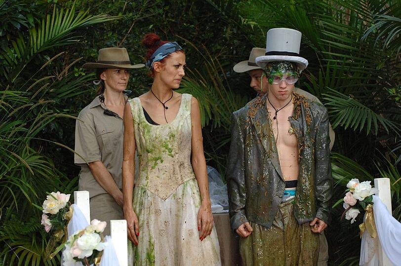 Silva und Joey haben nach ihr die meisten Stimmen bekommen und nun stellt Fiona den beiden die Frage, wer mit ihr zur &bdquo;Dschungel-Hochzeit&ldquo; geht. Ohne lange zu zögern meldet sich Joey freiwillig.