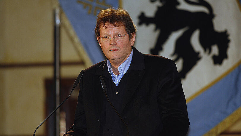 Von 2006 bis 2008 1860-Geschäftsführer: Stefan Ziffzer. Von 2006 bis 2008 1860-Geschäftsführer: Stefan Ziffzer.