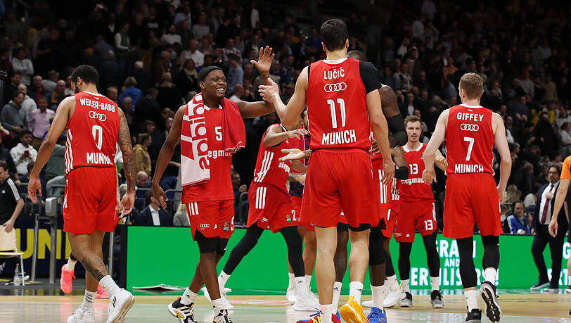 Die Bayern-Basketballer feierten am Donnerstagabend einen knappen Sieg gegen Alba Berlin.