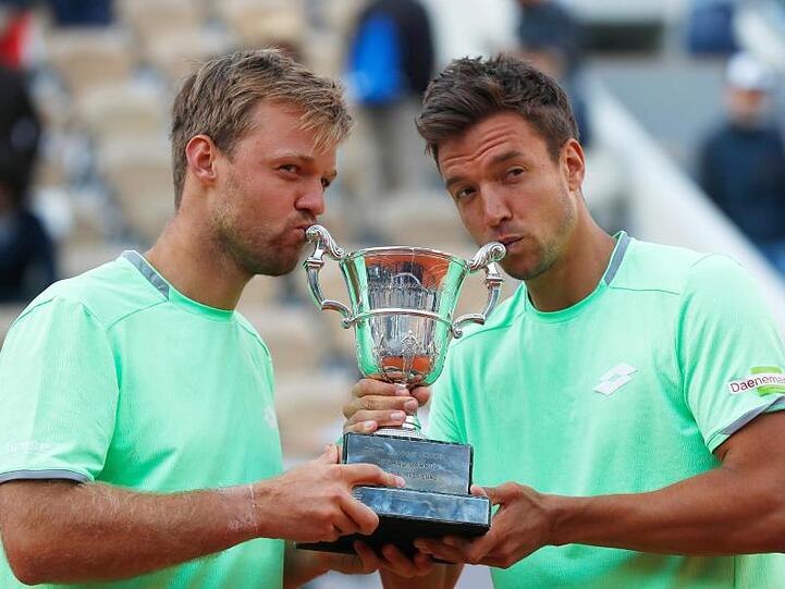 Kevin Krawietz und Andreas Mies (l-r). Foto: Pavel Golovkin/AP/Archivbild