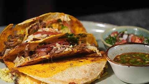 Im Maisha’s Kitchen gibt es unter anderem Tacos.