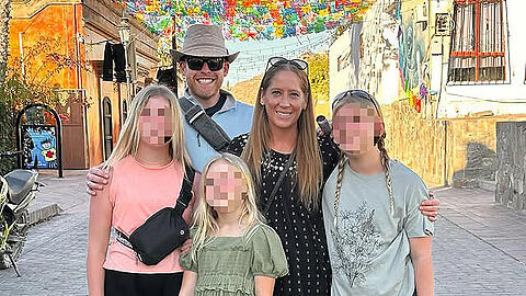 Das Ehepaar Elise und Dan Caffee ließ stets Tausende an ihren Familienurlauben auf Instagram teilhaben.