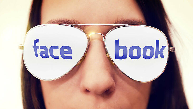 Immer mehr Nutzer setzten die Facebook-Brille auch einmal ab - und verbringen ihre Onlinezeit anderswo Immer mehr Nutzer setzten die Facebook-Brille auch einmal ab - und verbringen ihre Onlinezeit anderswo