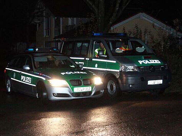 Mord in Traunstein: Eine 55-jährige Frau ist umgebracht worden. Die Bilder vom Tatort und von der Spurensicherung der Polizei