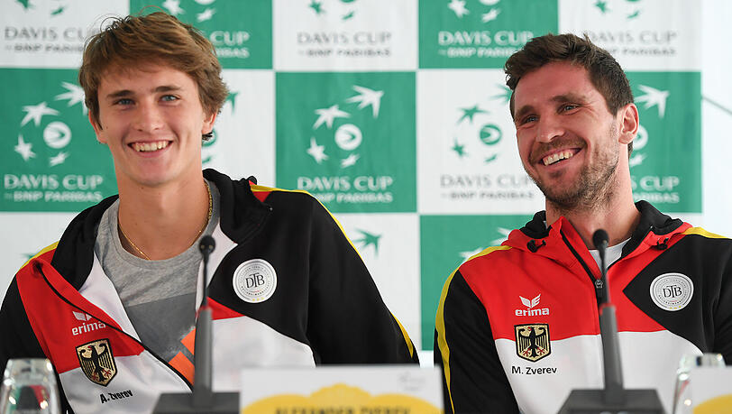 Gut gelaunt: Die Tennis-Brüder Alexander (links) und Mischa Zverev. Gut gelaunt: Die Tennis-Brüder Alexander (links) und Mischa Zverev.
