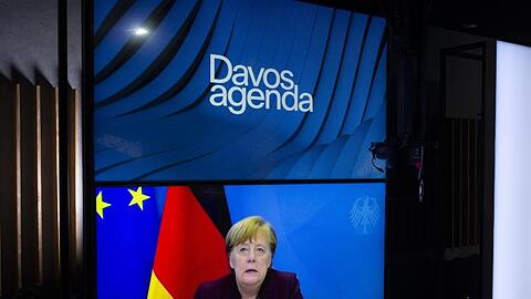 Bundeskanzlerin Angela Merkel spricht während einer Videokonferenz bei der Davos Agenda im Rahmen des Weltwirtschaftsforum.