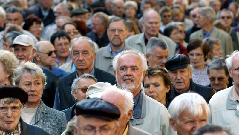 Millionen Rentner bangen um ihr Erspartes. Millionen Rentner bangen um ihr Erspartes.