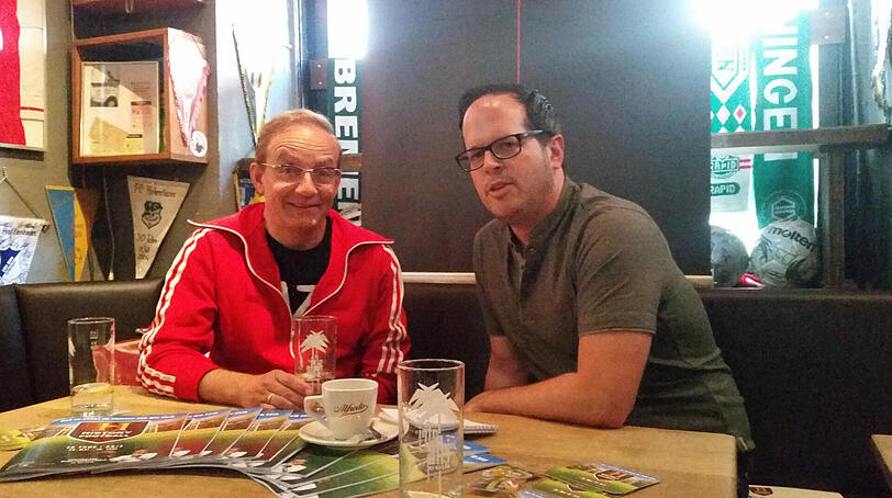 Wigald Boning (l.) im Gespräch mit AZ-Reporter Patrick Strasser.