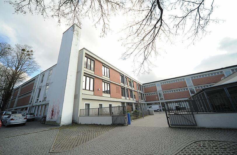 Am Klenze-Gymnasium werden Beschwerden über die maroden Zustände laut.